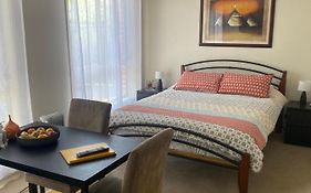 Private Room With Ensuite And Parking Close To Wollongong Cbd